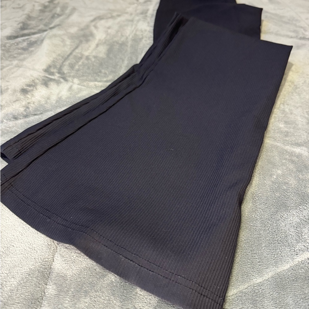 Black yoga pants